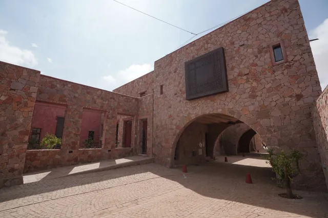 Villa des Chercheurs à Benguérir — construction en pierre pour l’UM6P / groupe OCP